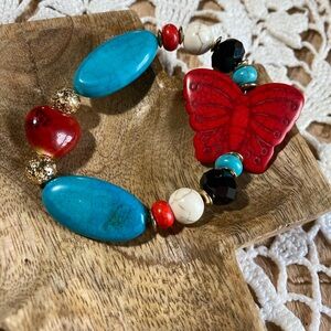 Hand crafted stretch bracelet.